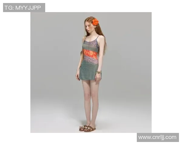 时尚与舒适并重，探索2025年度女士泳装设计趋势与穿搭秘籍